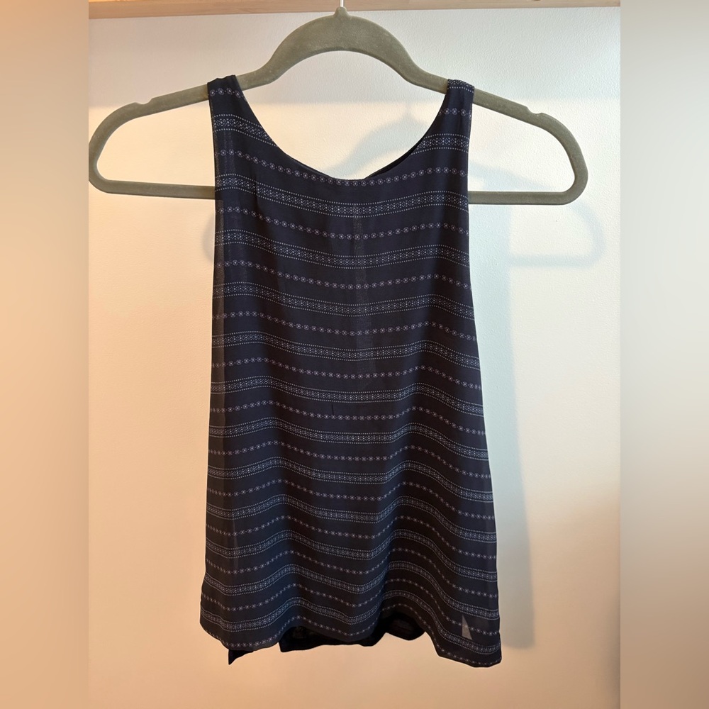Ann Taylor Navy and White Patterned Swing Top